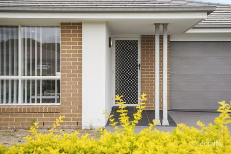 Property photo of 70 Seaside Boulevard Fern Bay NSW 2295