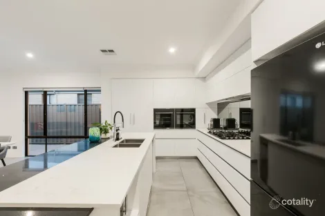 Property photo of 11 Granite Approach Byford WA 6122