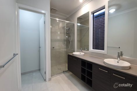 Property photo of 13 Clapham Avenue Wollert VIC 3750