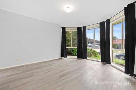 Property photo of 11 Kathryn Close Pakenham VIC 3810