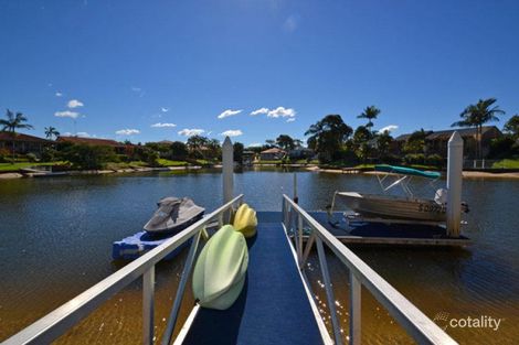 13 Glenbrook Ave, Benowa, QLD 4217