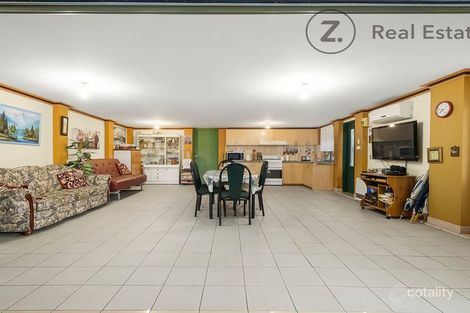 Property photo of 51 Kanooka Grove Doveton VIC 3177