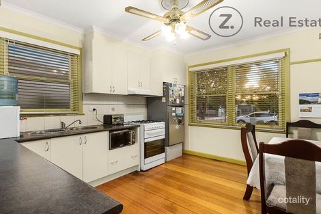 Property photo of 51 Kanooka Grove Doveton VIC 3177