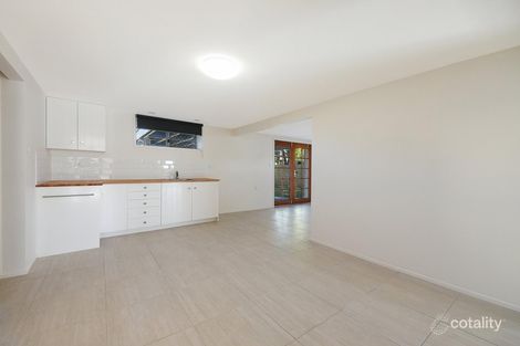 Property photo of 39 Lavercombe Drive Kallangur QLD 4503