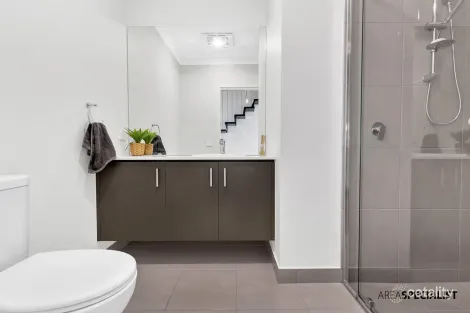 Property photo of 26 Salinga Drive Werribee VIC 3030