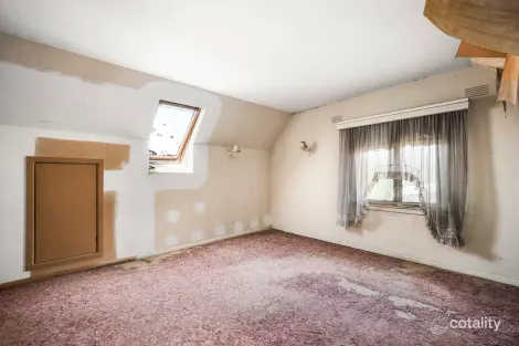 Property photo of 33 Pascoe Avenue Strathmore VIC 3041
