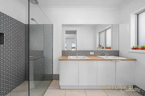 Property photo of 87 Zeil Circuit Thurgoona NSW 2640