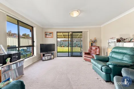 Property photo of 11 Mayoh Place Young NSW 2594