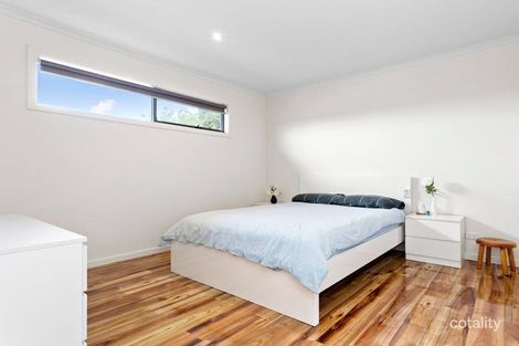 Property photo of 2/50 Lane Crescent Reservoir VIC 3073