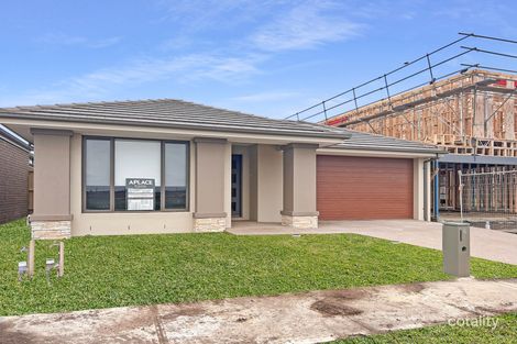 6 Wellingford Rd, Clyde North, VIC 3978