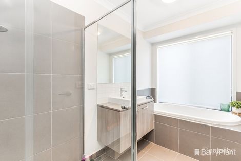 Property photo of 10 Solsbury Crescent Keysborough VIC 3173