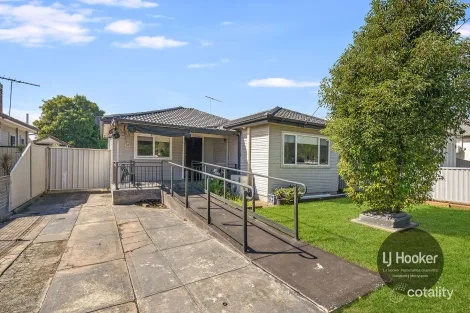 31 Woodstock St, Guildford, NSW 2161