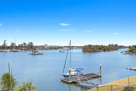 Property photo of 3117 Riverleigh Drive Hope Island QLD 4212