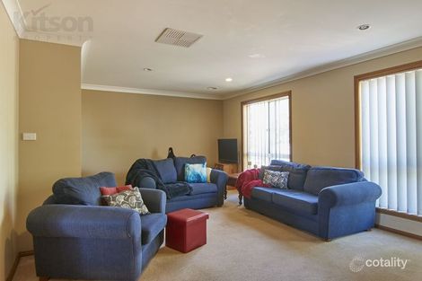 Property photo of 5 Skiff Place Estella NSW 2650