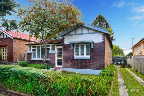 9 Bellombi St, Campsie, NSW 2194