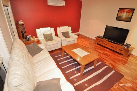 Property photo of 18 Woodruff Place Caroline Springs VIC 3023