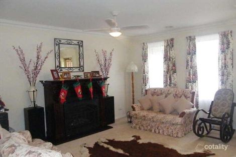Property photo of 15 Honey Myrtle Way Cranbourne VIC 3977