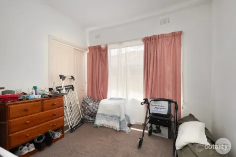 Property photo of 16 Halbert Street Wendouree VIC 3355