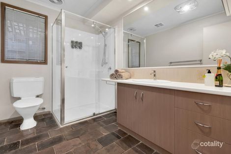 Property photo of 28 McKenzie Crescent Hoppers Crossing VIC 3029