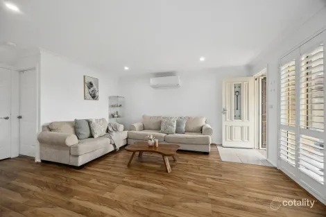 Property photo of 2 Madison Place Berkeley Vale NSW 2261