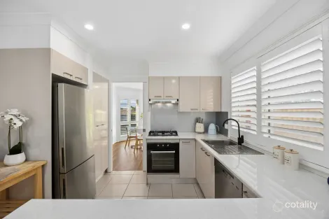 Property photo of 2 Madison Place Berkeley Vale NSW 2261