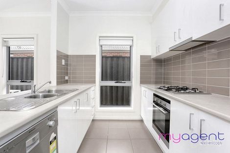 Property photo of 24A Billabong Crescent Tarneit VIC 3029