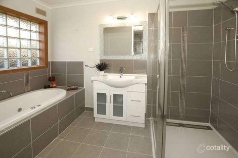 Property photo of 8 Gaynor Crescent Glen Waverley VIC 3150