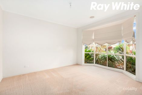Property photo of 13 Radiata Circuit Pakenham VIC 3810