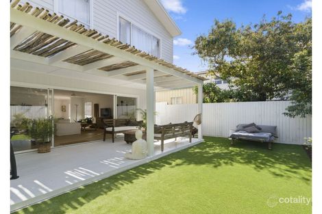 2/8 Fourteenth Ave, Palm Beach, QLD 4221