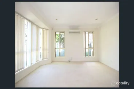 Property photo of 27 Shapcott Place Runcorn QLD 4113