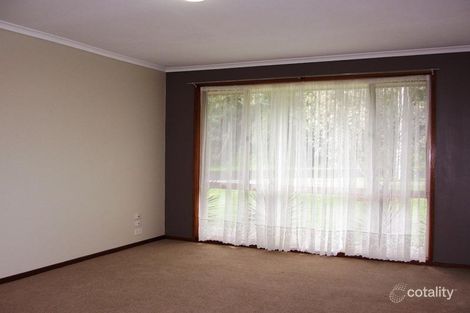Property photo of 33 Railway Avenue Drouin VIC 3818