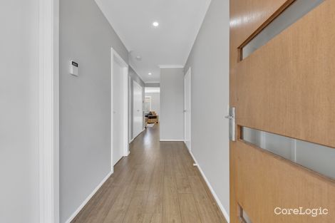 Property photo of 16 Eremaea Road Craigieburn VIC 3064