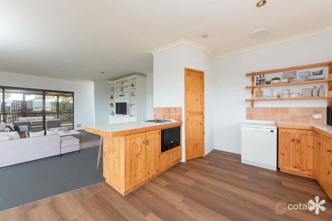 Property photo of 5 Allan Place Halls Head WA 6210