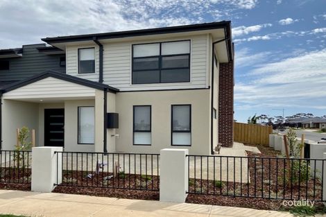 17 PANDAN WALK, MANOR LAKES, VIC 3024