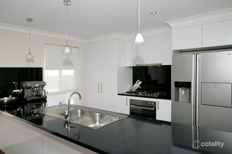 Property photo of 10 Yandee Place Estella NSW 2650