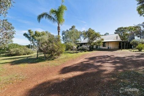 Property photo of 2 Dempster Street Beverley WA 6304