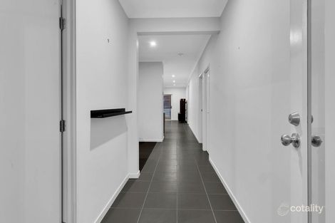 Property photo of 35 Creekwood Circuit Spring Mountain QLD 4300