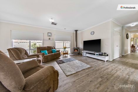 Property photo of 3 Wakefields Drive Brookfield VIC 3338