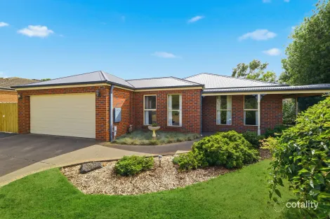 Property photo of 52 Robb Drive Romsey VIC 3434