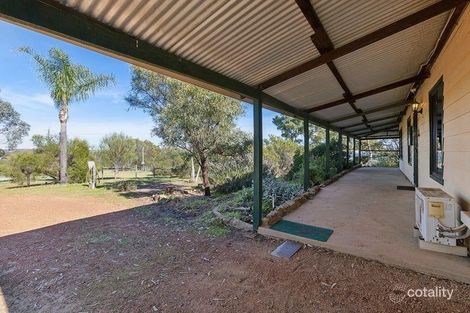 Property photo of 2 Dempster Street Beverley WA 6304