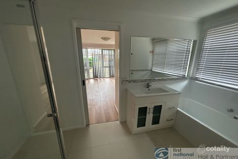 Property photo of 10 Howitt Court Berwick VIC 3806