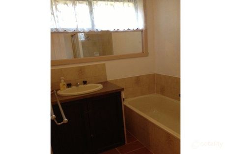 Property photo of 5 Hume Close Mill Park VIC 3082