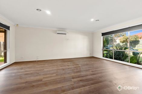 Property photo of 26 Postregna Way Skye VIC 3977