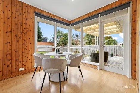 Property photo of 17 Delmore Crescent Glen Waverley VIC 3150