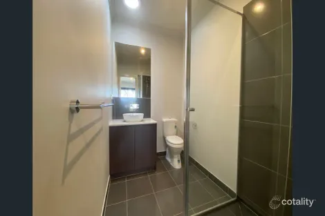 Property photo of 18 Waterbird Circuit Weir Views VIC 3338