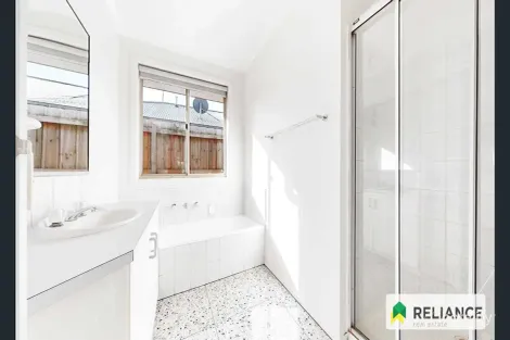 Property photo of 15 Hopkins Way Meadow Heights VIC 3048