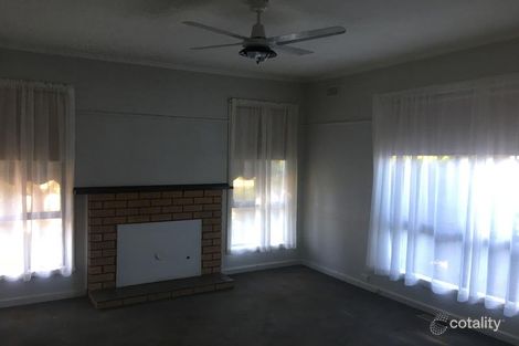 Property photo of 18 Oak Avenue Benalla VIC 3672