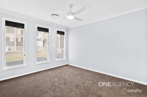 Property photo of 22 Bowral Crescent Tullimbar NSW 2527