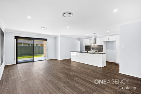 Property photo of 22 Bowral Crescent Tullimbar NSW 2527