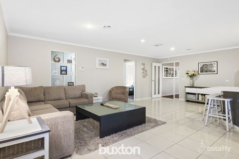 Property photo of 10 Pages Court Mount Clear VIC 3350